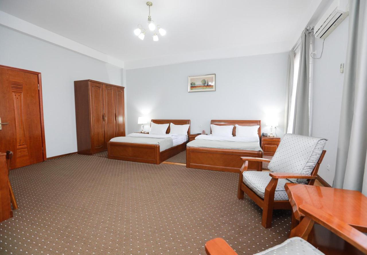 Khujand Grand Hotel エクステリア 写真